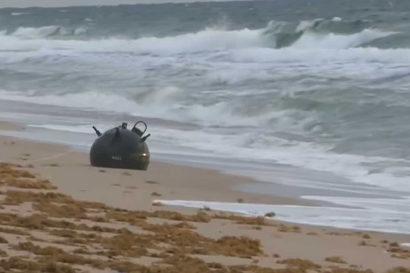 Polițiștii de frontieră au descoperit o mină marină scoasă de mare pe o plajă din zona Sfântu Gheorghe